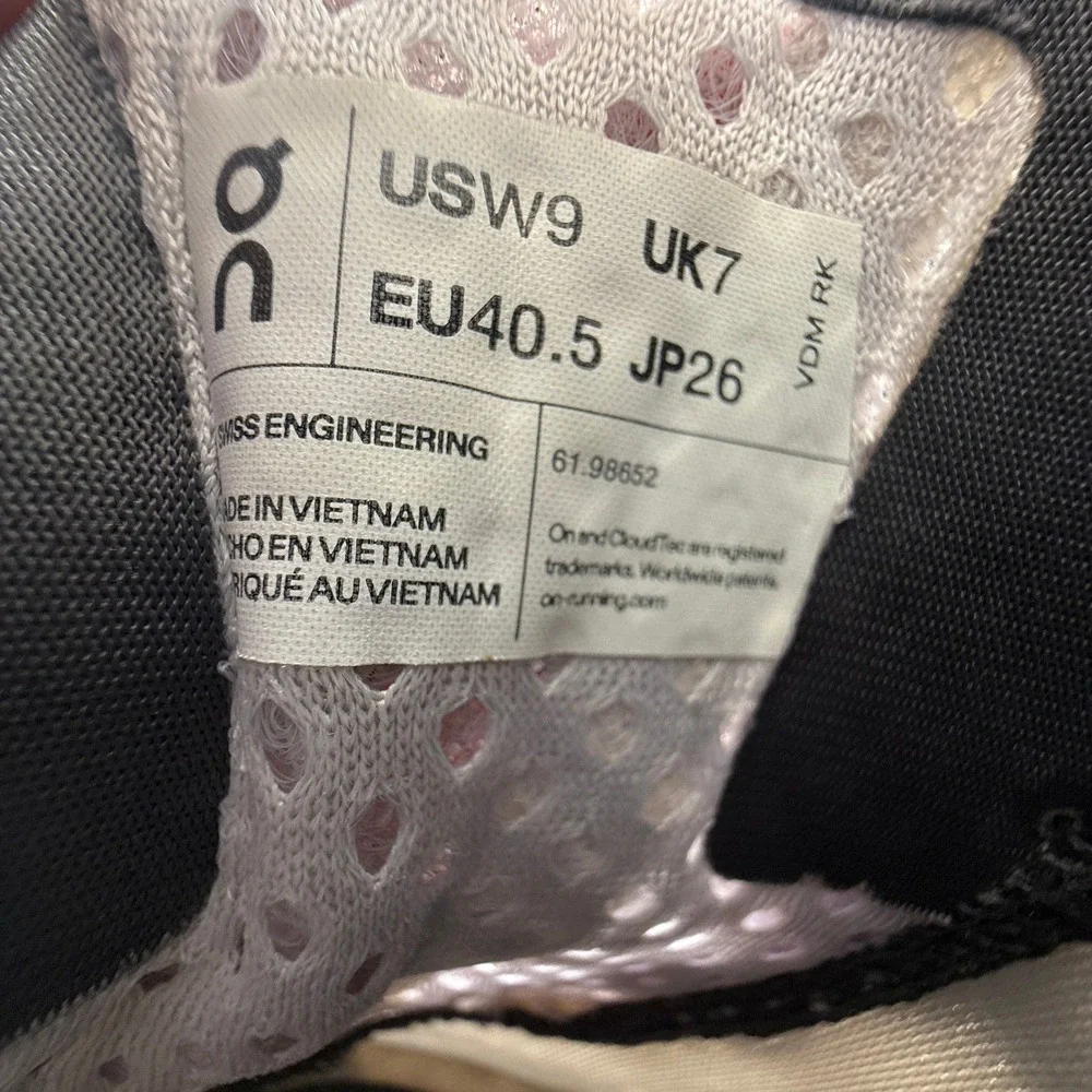 On Running Cloudmonster Fawn Turmeric Womens Running Shoes 61.98652‎ US 9W